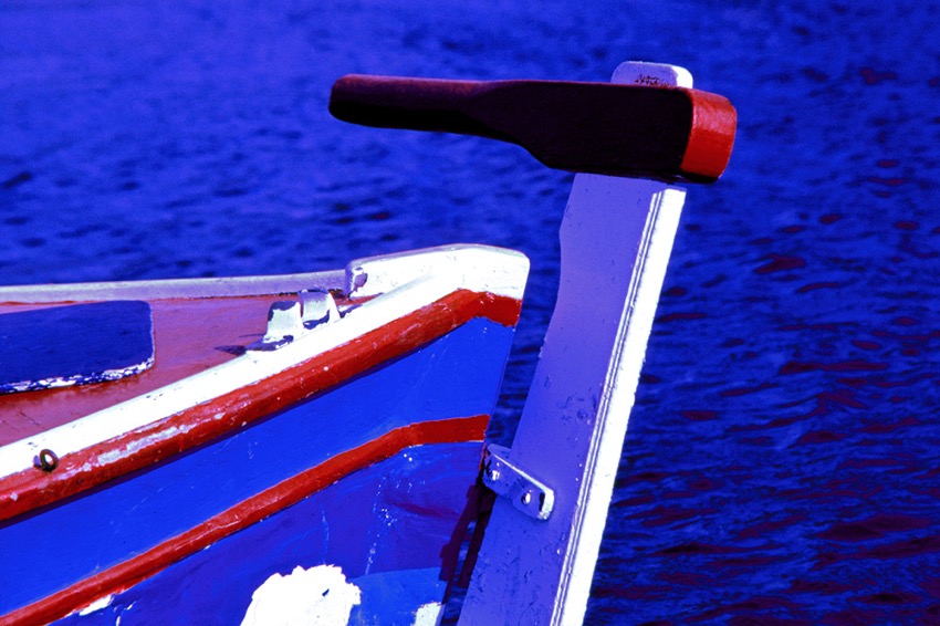 blue-boat-w.jpg