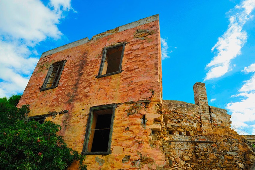 the-past-episkopio.jpg