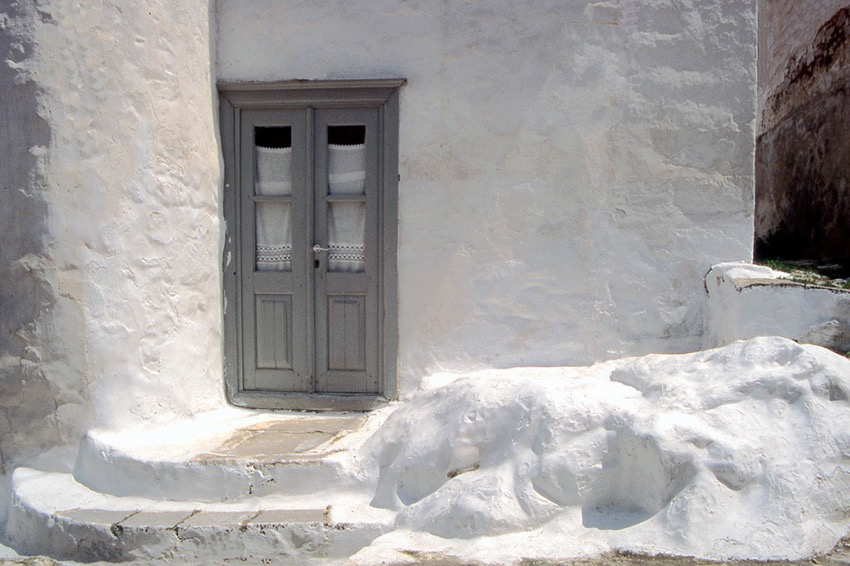 ydra-white-.jpg