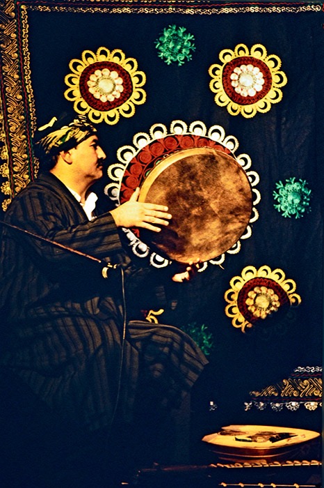 Tajikistan-playing-bentir.jpg