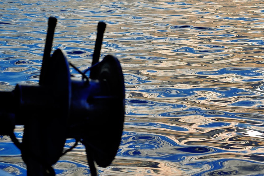 17_reflections-web-LSak.jpg
