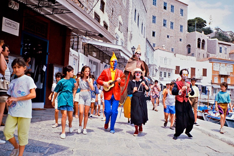 03b_Hydra---international-puppets-theatre-web.jpg